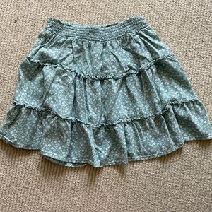 Sea foam floral skirt from Hollister. Ultra high rise size S